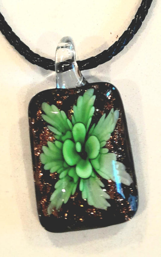 (H) GLASS FLOWER PENDANT