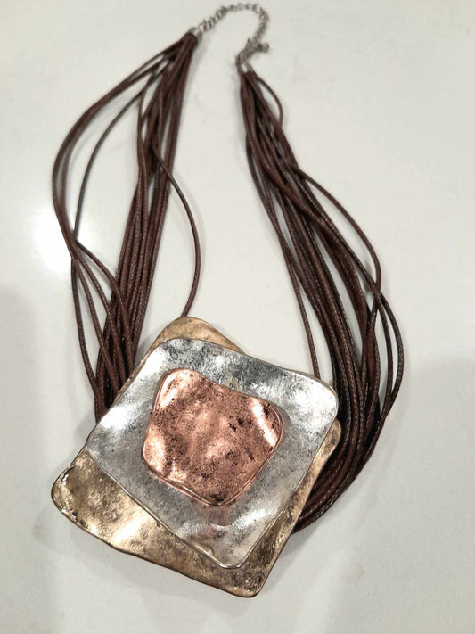 (H) ARTISAN Metal Necklace