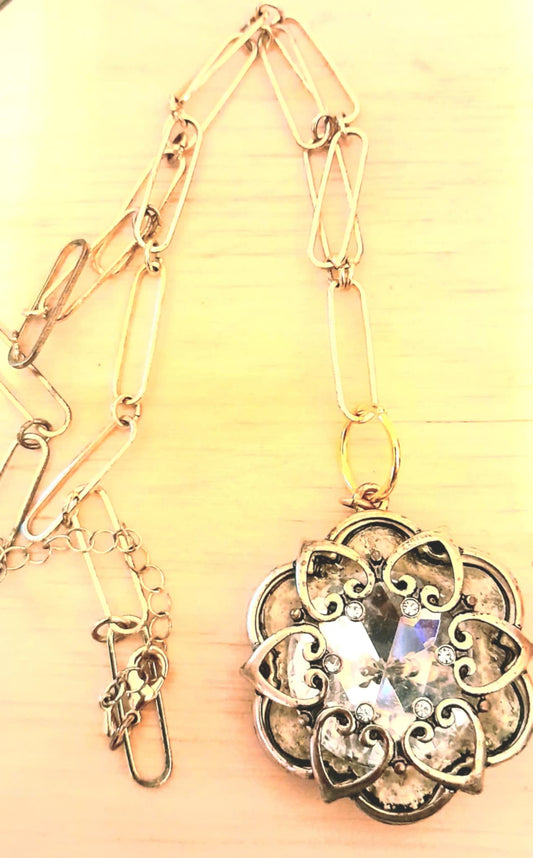 (H) VINTAGE FILAGREE-Inspired Brooch Necklace